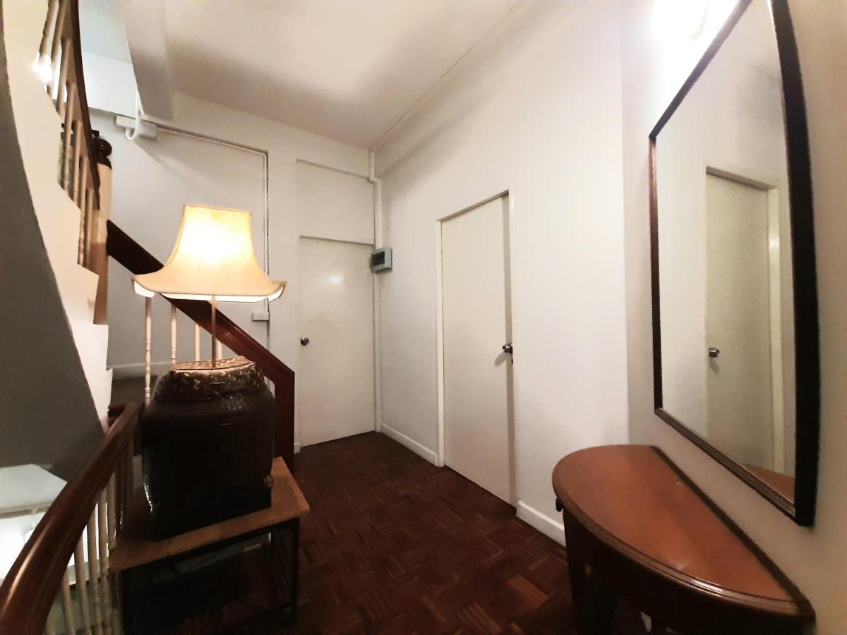 Pingplalee Female House Bed & Breakfast Bangkok Dış mekan fotoğraf